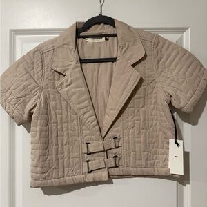 Cropped Quilted Short-Sleeve Jacket in Taupe